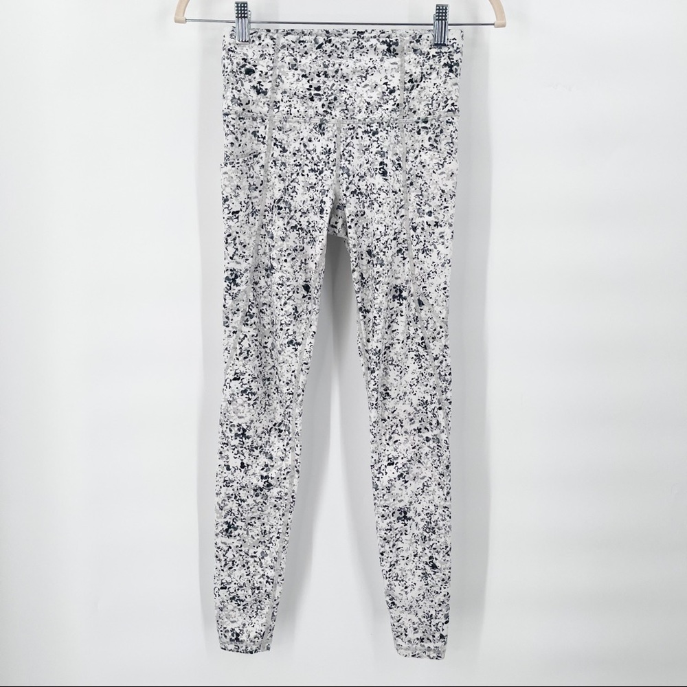 Athleta Sandstone Salutation Leggings White Cream Gray Black Womens Size XS